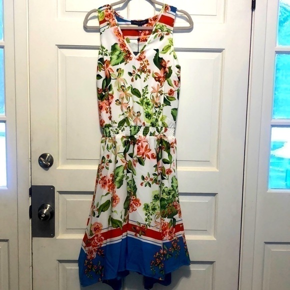 𝅺Tommy Hilfiger Womens Floral V Neck Handkerchief- Hem Dress Size 4 - Picture 2 of 10